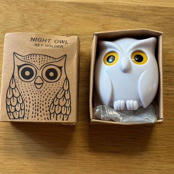 Magnetic Wall Hanging Night Owl Key Holder, White - Picture 11 of 14